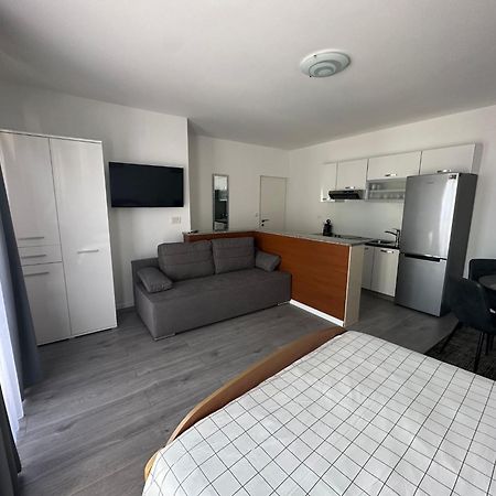 Apartments Villa Sunce Dugi Rat Kültér fotó