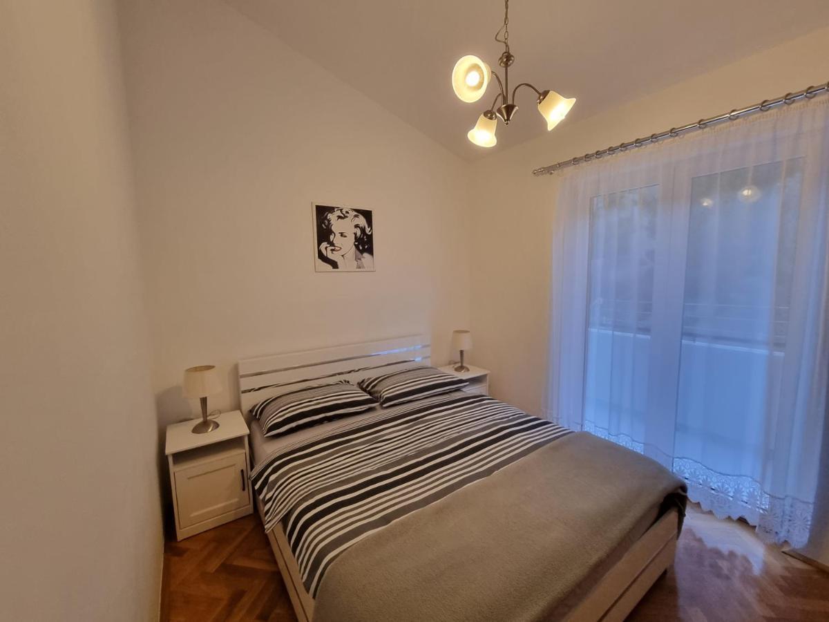 Apartments Villa Sunce Dugi Rat Kültér fotó