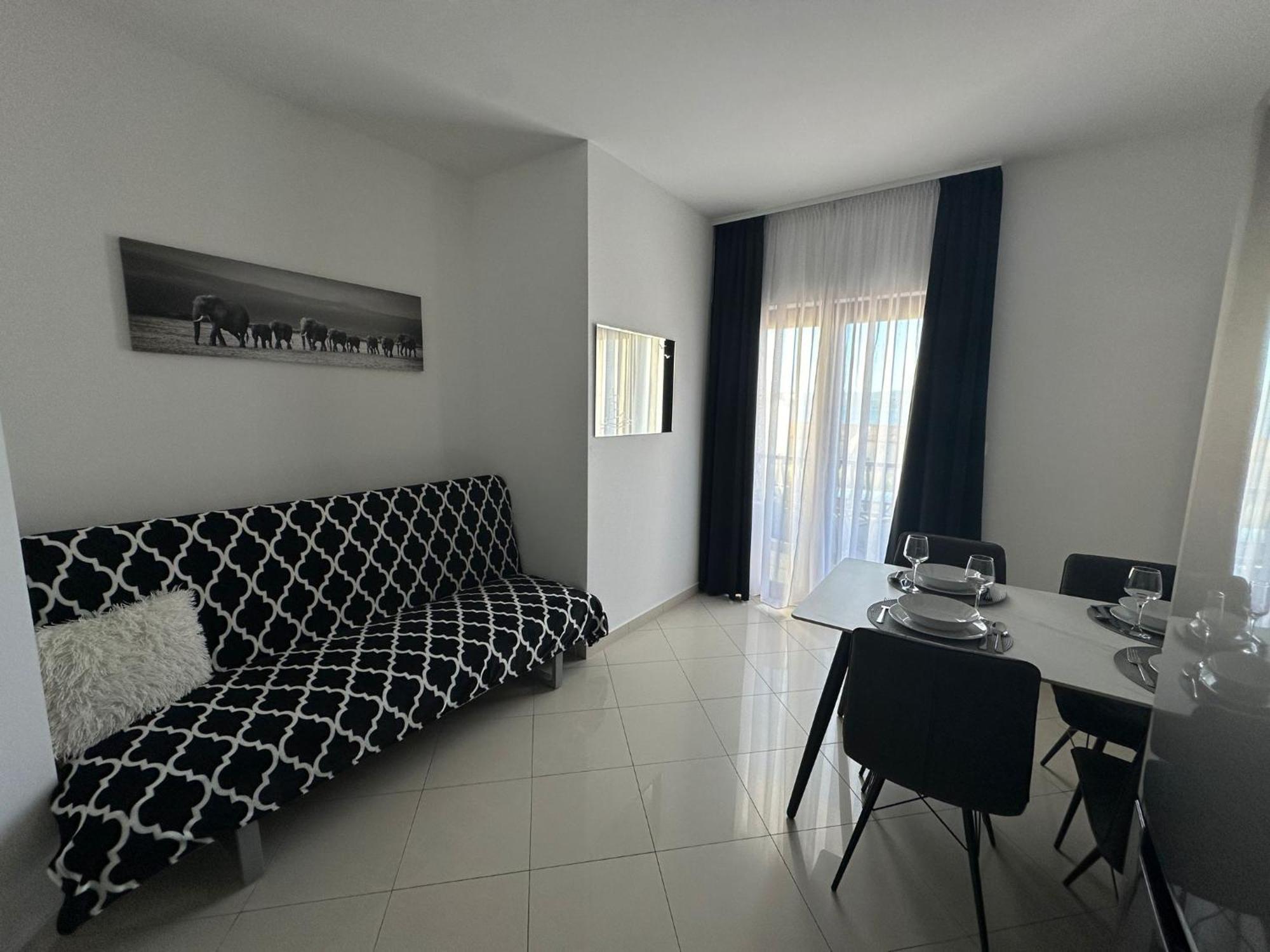 Apartments Villa Sunce Dugi Rat Kültér fotó