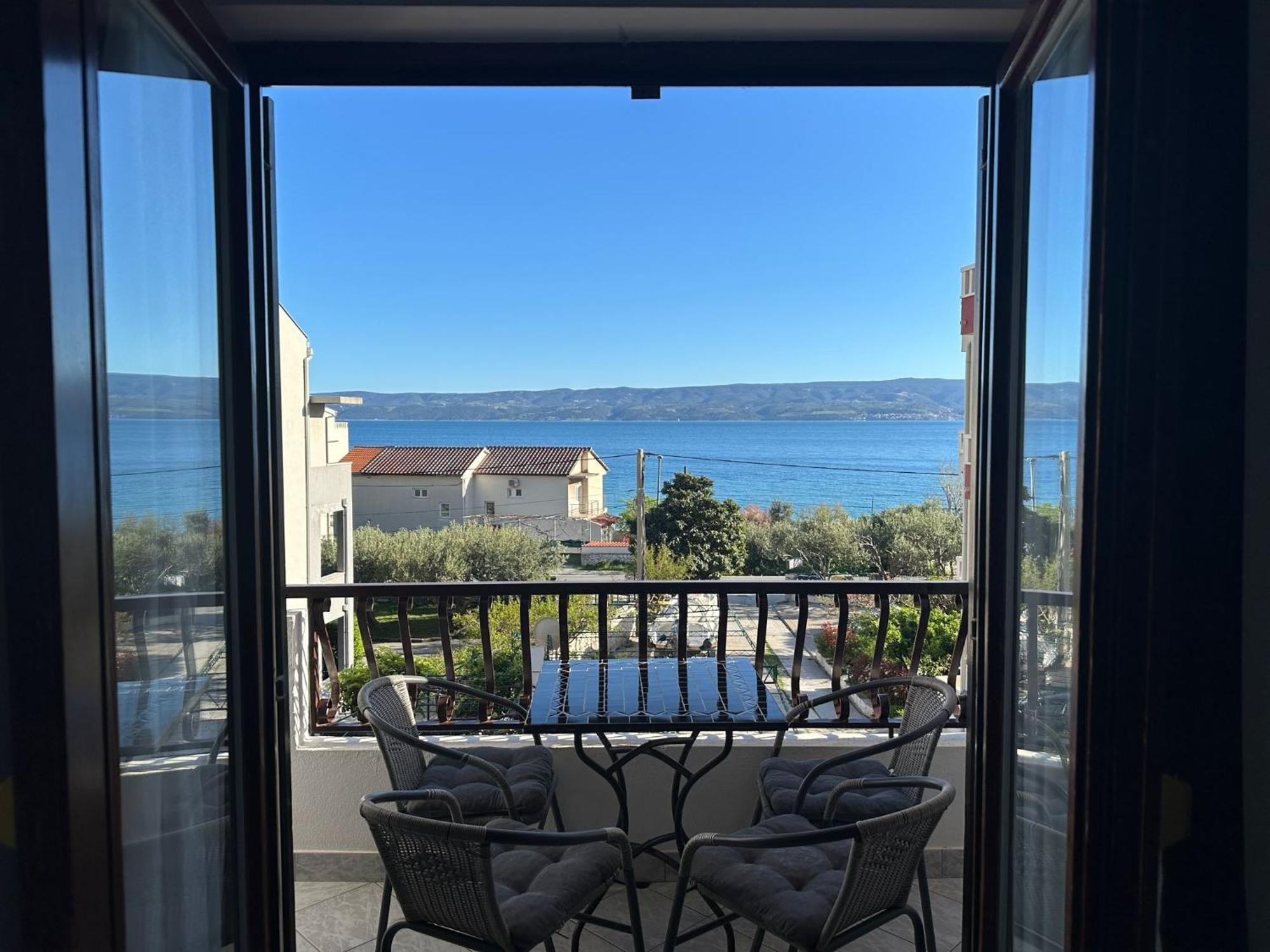 Apartments Villa Sunce Dugi Rat Kültér fotó