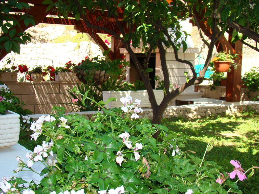 Apartments Villa Sunce Dugi Rat Kültér fotó
