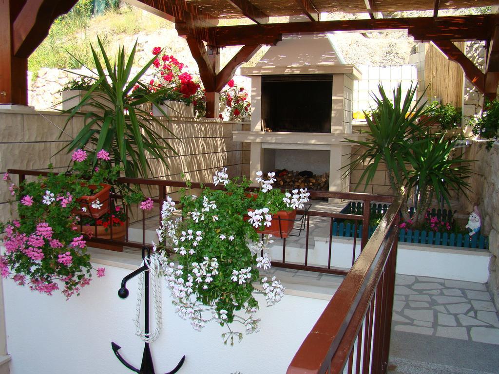 Apartments Villa Sunce Dugi Rat Kültér fotó