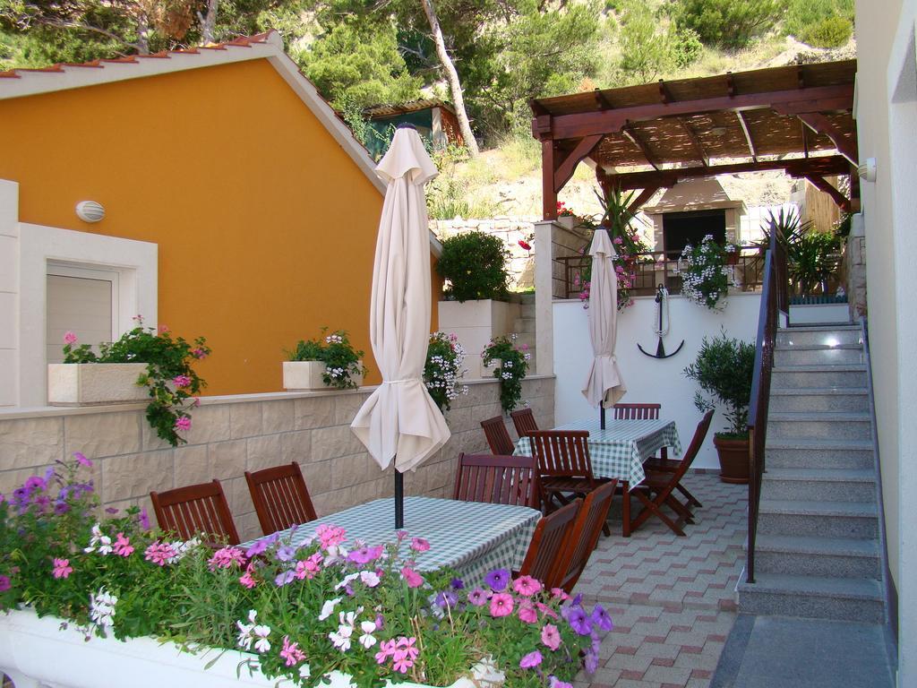Apartments Villa Sunce Dugi Rat Kültér fotó