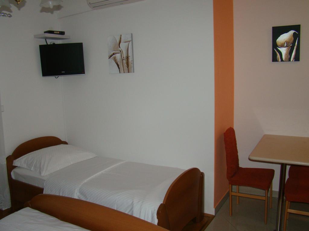 Apartments Villa Sunce Dugi Rat Szoba fotó