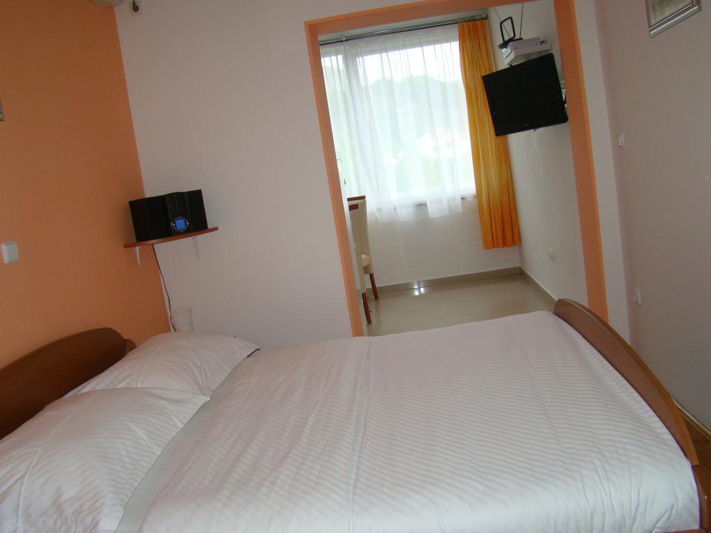 Apartments Villa Sunce Dugi Rat Szoba fotó