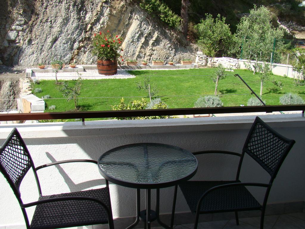 Apartments Villa Sunce Dugi Rat Szoba fotó