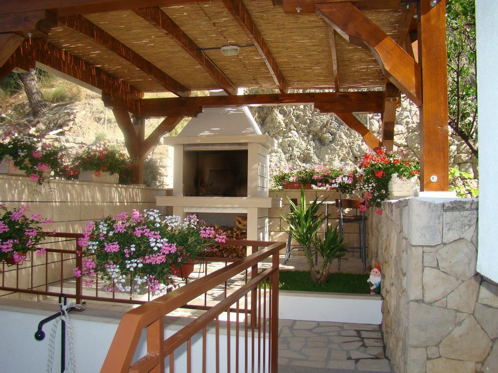 Apartments Villa Sunce Dugi Rat Kültér fotó
