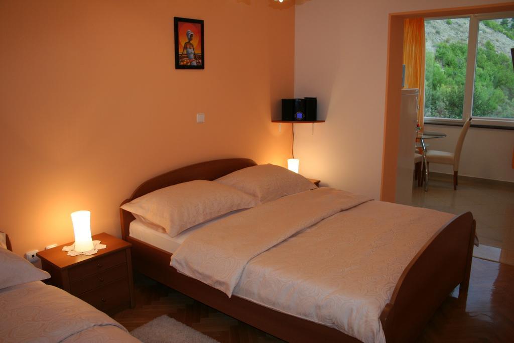 Apartments Villa Sunce Dugi Rat Szoba fotó