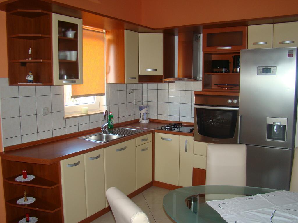Apartments Villa Sunce Dugi Rat Szoba fotó