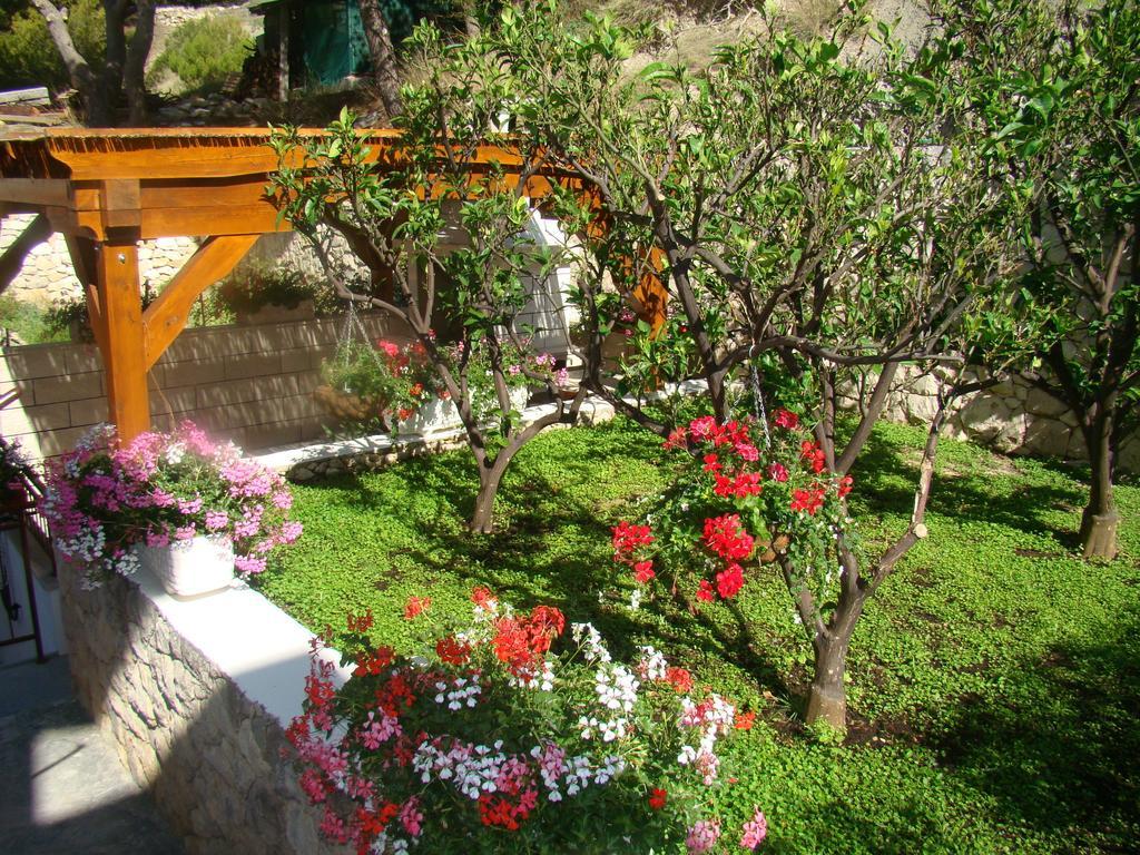 Apartments Villa Sunce Dugi Rat Kültér fotó