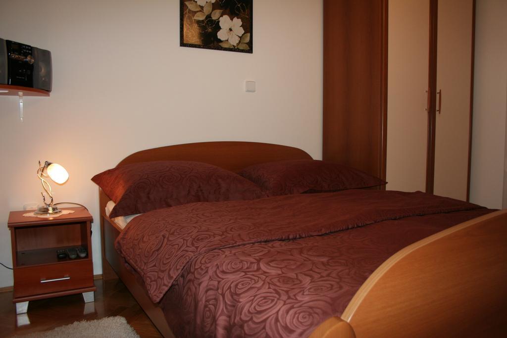 Apartments Villa Sunce Dugi Rat Szoba fotó