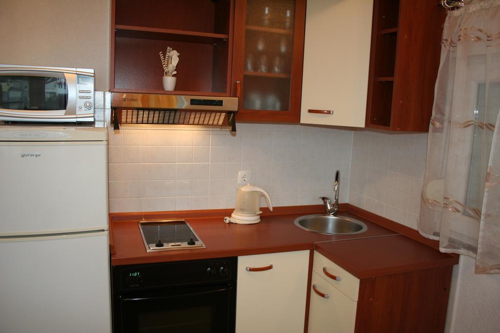 Apartments Villa Sunce Dugi Rat Kültér fotó