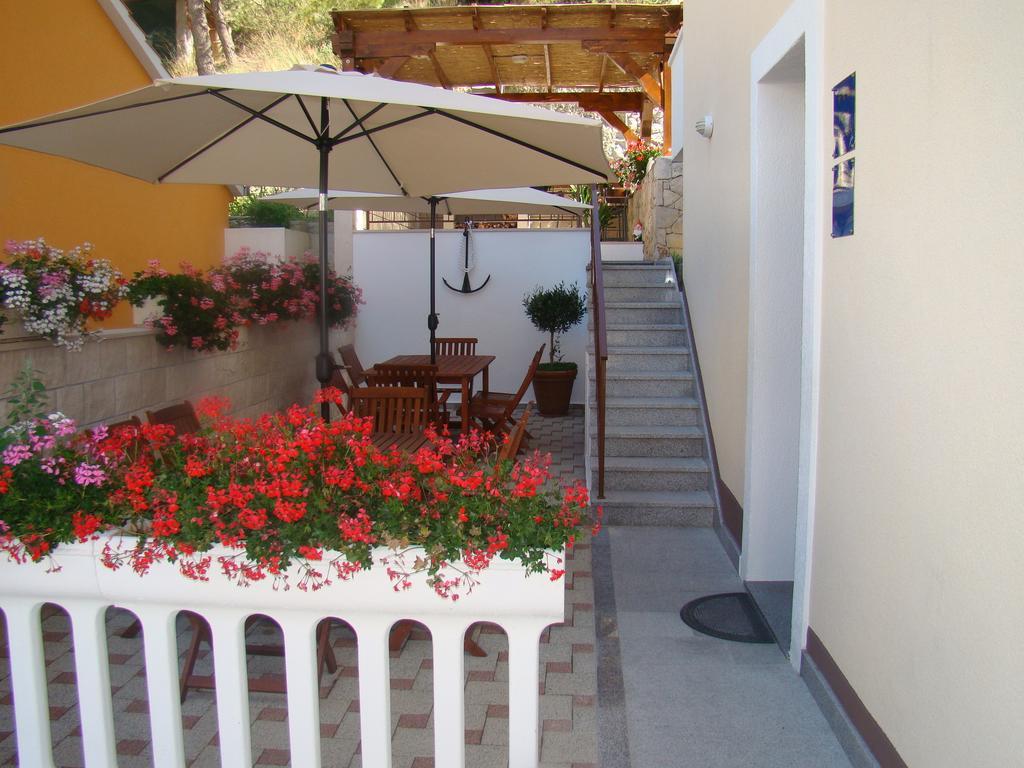Apartments Villa Sunce Dugi Rat Kültér fotó