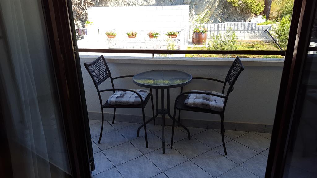 Apartments Villa Sunce Dugi Rat Kültér fotó