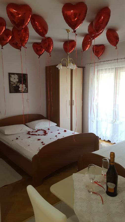 Apartments Villa Sunce Dugi Rat Kültér fotó