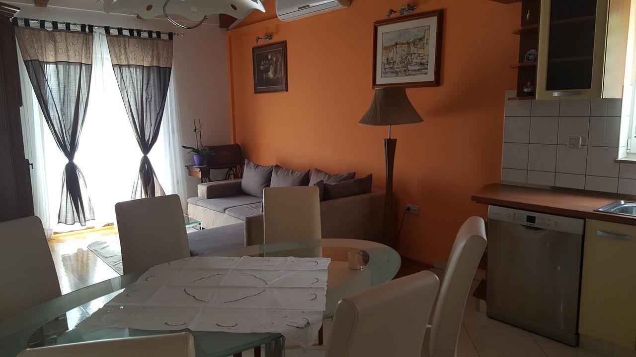 Apartments Villa Sunce Dugi Rat Kültér fotó